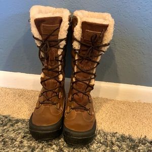 Bearpaw Snow Boots Size 8